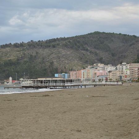 Blini Seaside Apartment Shëngjin Esterno foto