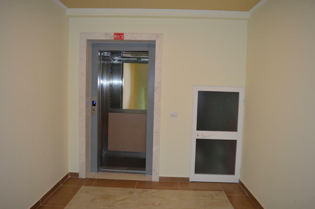 Blini Seaside Apartment Shëngjin Esterno foto